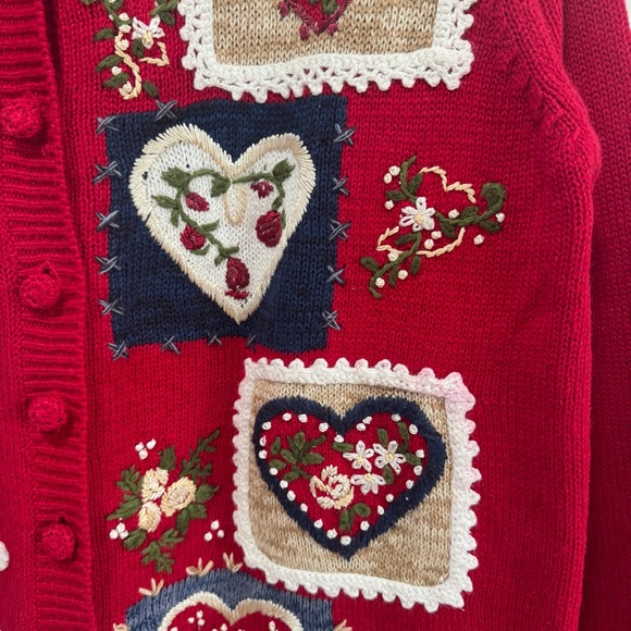 Vintage Heirloom Collectibles Medium Red Embroidered Patchwork Heart Cardigan - Picture 6 of 12